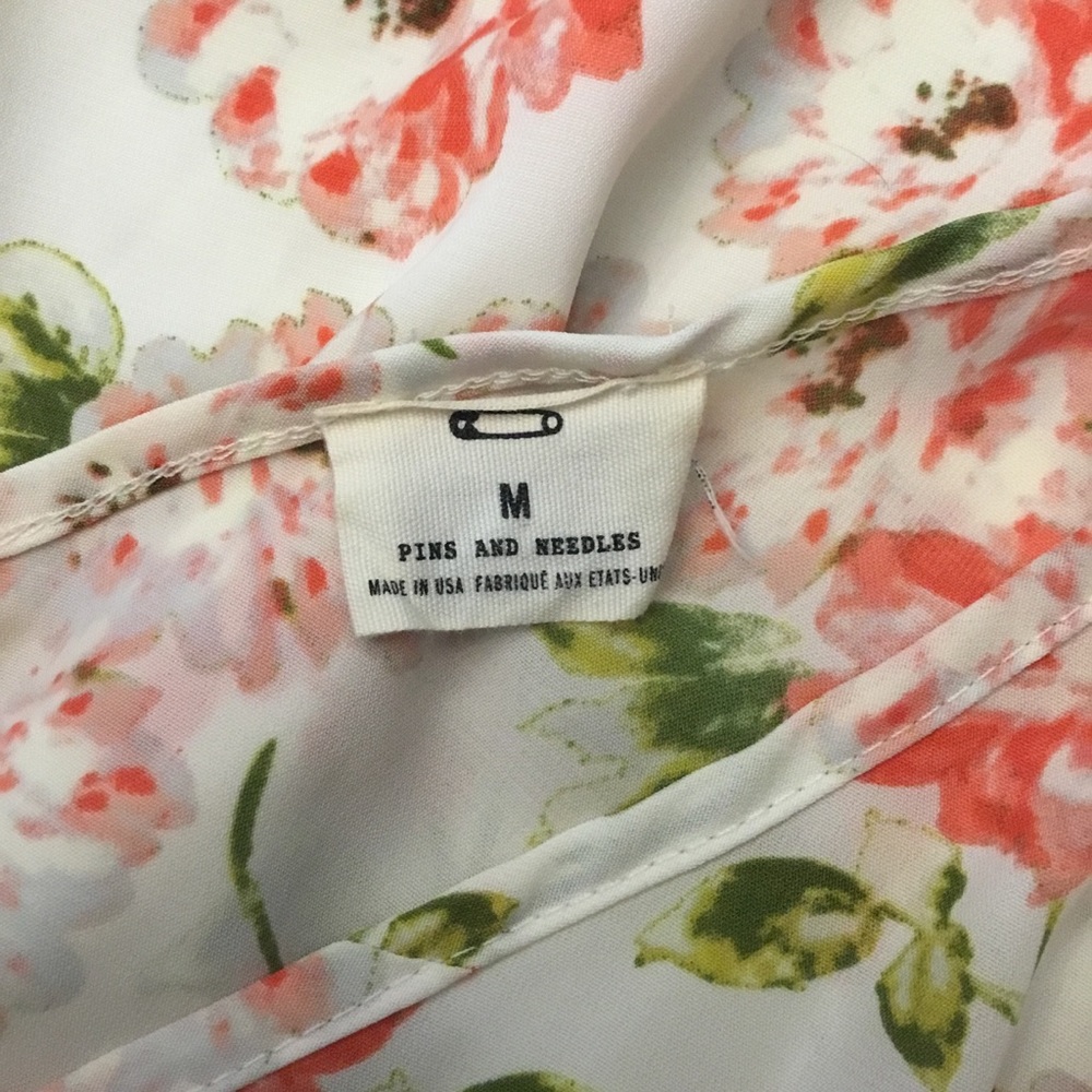 UO Pins And Needles Floral Romper Size M NWOT - Picture 8 of 16